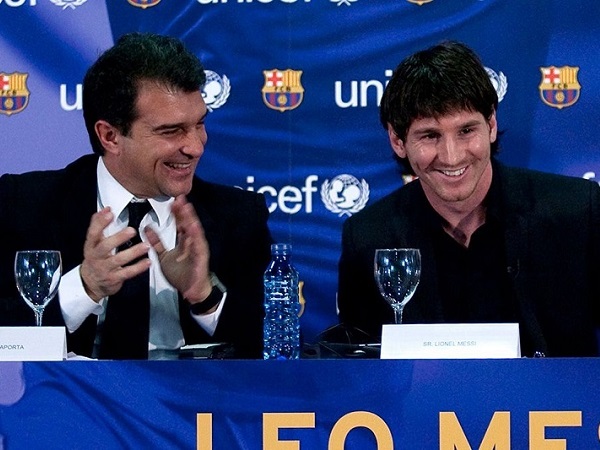 HLV Koeman phấn khởi mua sắm, Haaland đến chơi cùng Messi