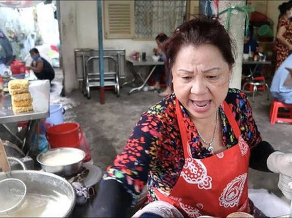 Xôn xao tiệm mì 'chửi' trứ danh Sài Gòn lại dính phốt: Khách bỏ về sau 5 phút vì quá 'sợ hãi' khi thấy shipper bị lăng mạ