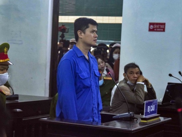 Tuyên án vụ cựu bác sỹ bị tố hiếp dâm