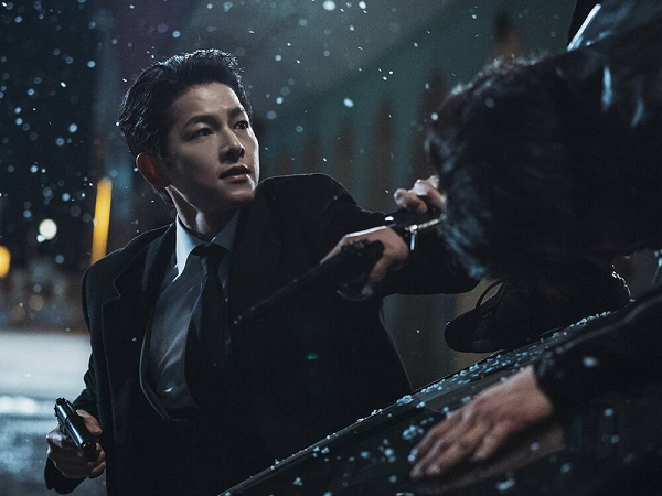 'Vincenzo': Song Joong Ki đấu súng máu lửa, cuộc chiến với Babel bây giờ mới thực sự bắt đầu