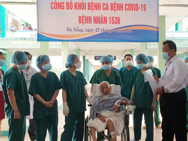 Bệnh nhân Covid-19 nặng hơn phi công Anh khỏi bệnh sau 9 lần xét nghiệm âm tính