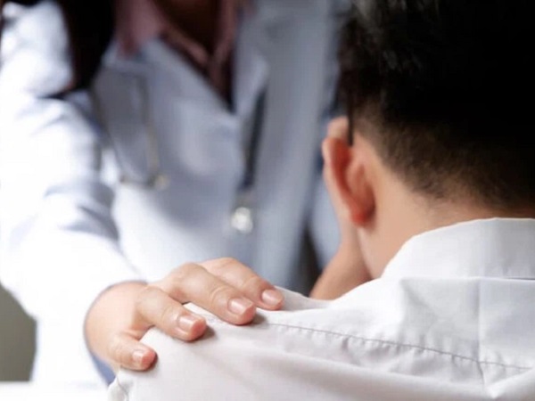 Chàng trai 26 tuổi bị ung thư giai đoạn cuối: 'Xin hãy coi tôi như một lời cảnh báo, đừng phạm những sai lầm này nữa'