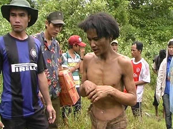 'Người rừng' Hồ Văn Lang đi làm căn cước công dân