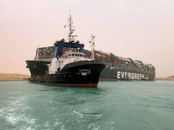 Nga muốn giúp Ai Cập giải tỏa kênh Suez