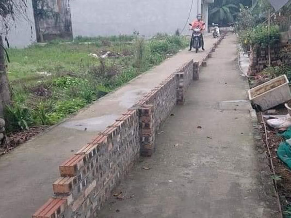 Chia đôi đường đi vì mâu thuẫn gia đình khiến dư luận tưởng sốt đất