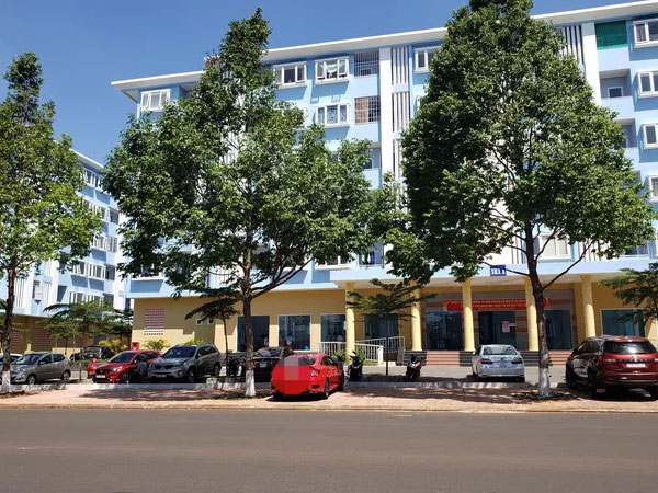 'Choáng' với dàn xe con ở khu nhà ở xã hội cho cán bộ 'không có nhà'