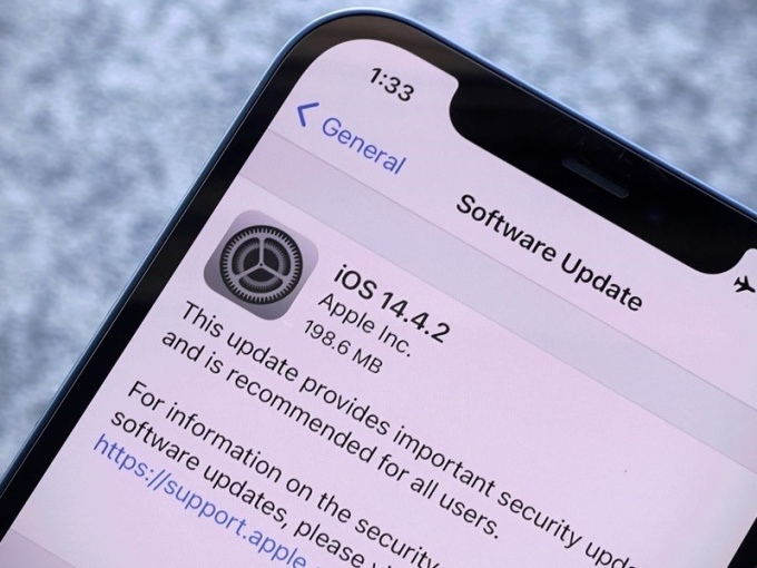Apple vá lỗ hổng nghiêm trọng trên hệ điều hành iPhone