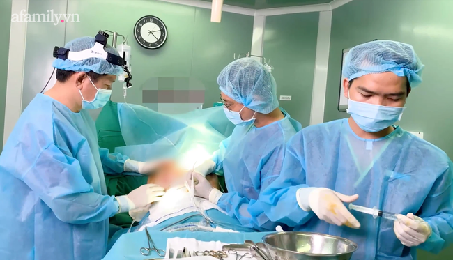 Người phụ nữ tố cáo bác sĩ thẩm mỹ 'dỏm' phá ngực và âm đạo nặng nề, đòi bồi thường 400 triệu đồng