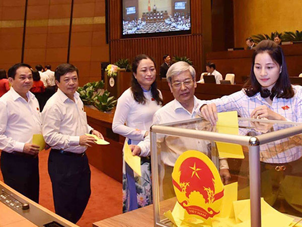 Quốc hội miễn nhiệm Thủ tướng, Chủ tịch nước trong ngày 2/4