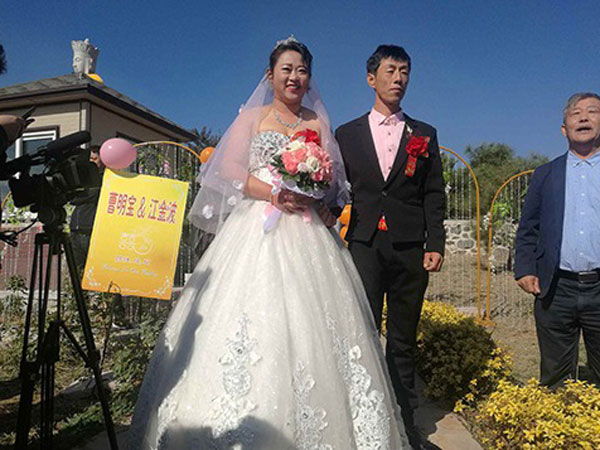 Gần 40 tuổi mới lấy được vợ, người đàn ông còn chưa tận hưởng hạnh phúc được mấy ngày đã bàng hoàng phát hiện vợ bị tâm thần