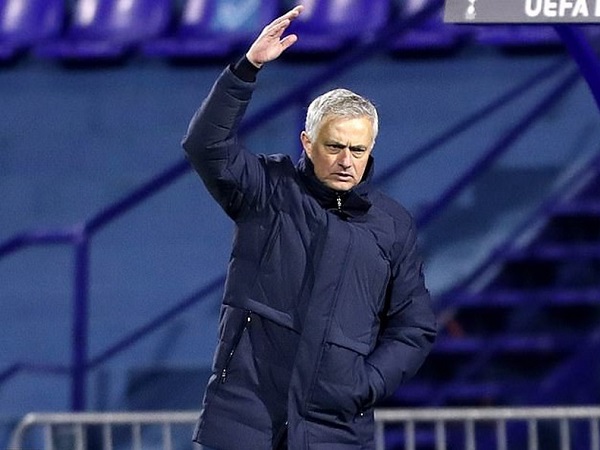 Mourinho giận dữ tìm ‘con sâu’ trong phòng thay đồ Tottenham