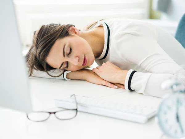 Thói quen ngủ trưa của người Việt được tiến sĩ Úc khen hết lời, kêu gọi làm theo