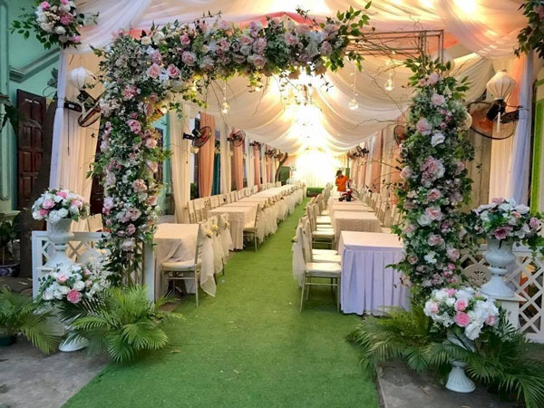 Đòi chia tay người yêu vì không hợp tuổi nhưng ngoảnh đi ngoảnh lại đã thấy cưới vợ bằng tuổi người yêu cũ