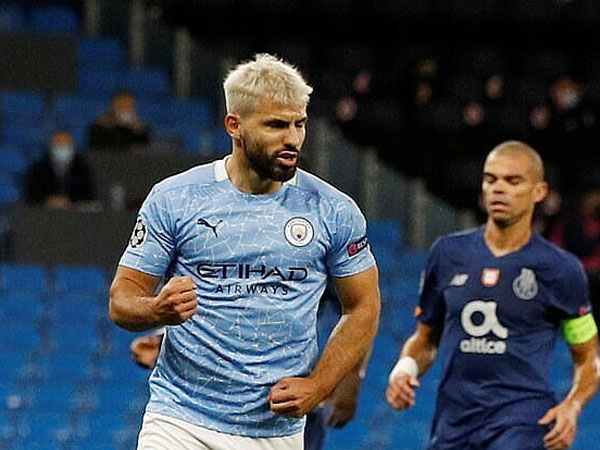 Man City chia tay Aguero