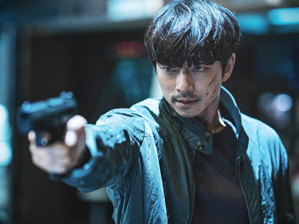 Phim viễn tưởng của Gong Yoo và Park Bo Gum tung poster đầy kịch tính