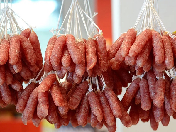 6 món ăn được giới chuyên gia cảnh báo về khả năng tổn thương tim, gan và ung thư cực cao, hầu hết đều quen thuộc trong mâm cơm nhà bạn