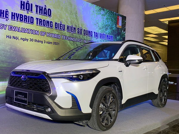 Việt Nam cần đẩy mạnh xe xăng lai điện trong 10 năm tới