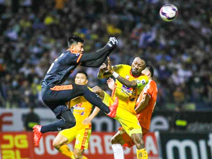 CLB Thanh Hoá mời công an vào điều tra Hoàng Vũ Samson