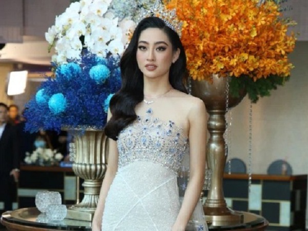 Camera thường 'bóc' nhan sắc dàn hậu tại thảm đỏ Miss World VN: Tiểu Vy, Lương Thuỳ Linh vẫn xinh xắn, Cẩm Đan nhìn mà thấy tiếc!