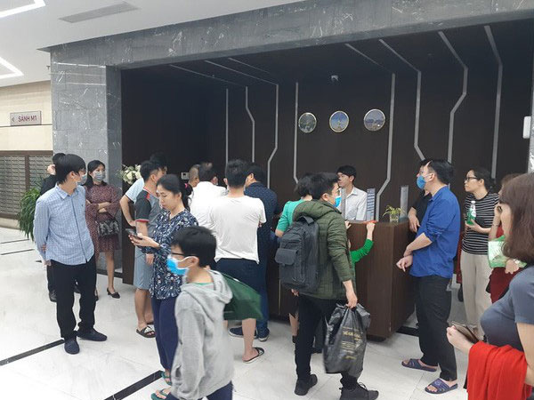 Chung cư 6th Element: Mất điện, cảnh sát PCCC cứu người kẹt thang máy, cư dân hoảng loạn