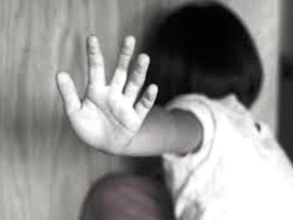 Lộ chuyện ‘giường chiếu’ với 2 bé gái, gã đàn ông đến công an đầu thú