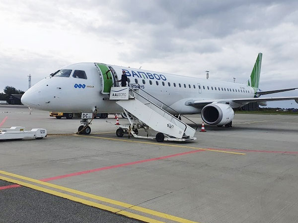 Máy bay Bamboo Airways lõm vỏ động cơ vì va phải chim