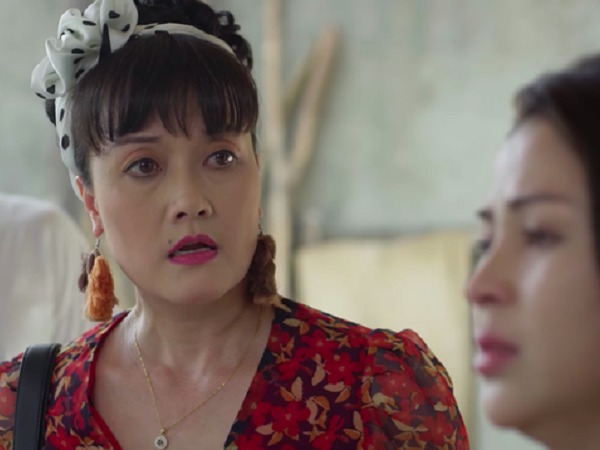 Vừa ra trường 1 năm, cô gái trẻ bị mẹ liền ép lấy người cùng quê và tuyên bố: 'Mày không lấy nó tao từ mặt mày'