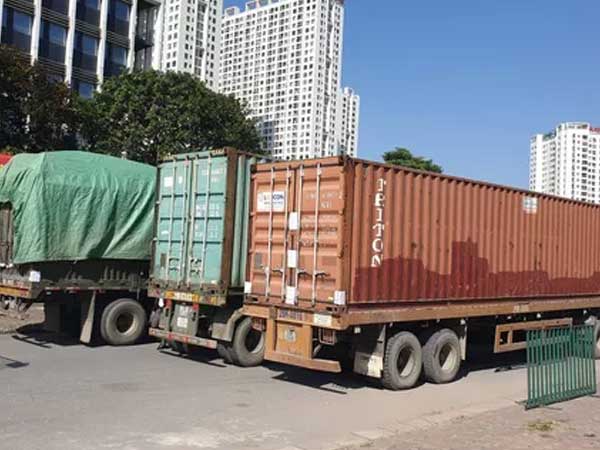 'Ông trùm' buôn lậu khai chi hàng tỉ đồng cho lãnh đạo hải quan cửa khẩu để 'bôi trơn'