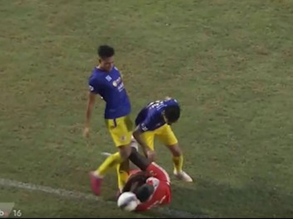 Bùi Hoàng Việt Anh đối diện án phạt nguội sau hành vi kém fair-play tại Hòa Xuân