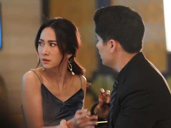 Mượn quần áo của giúp việc mặc tạm, không ngờ chồng lại rỉ tai nói những lời khiến tôi run rẩy và căm phẫn đến tột độ