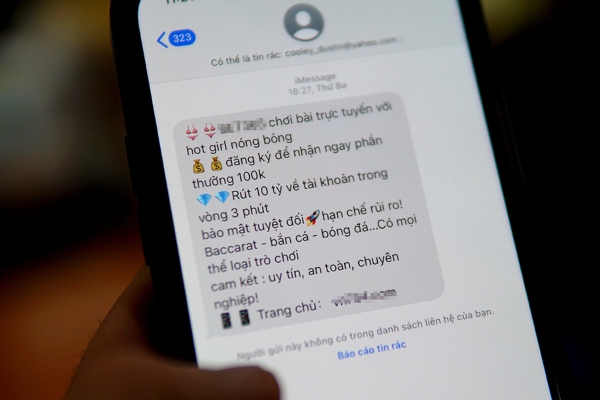 iMessage lại gửi tin nhắn quảng cáo game đánh bạc