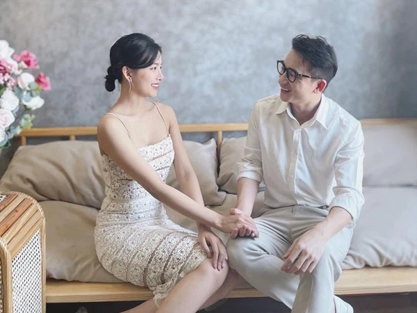 Phan Mạnh Quỳnh bất ngờ thông báo kết hôn với bạn gái kém 4 tuổi sau 5 năm hẹn hò?