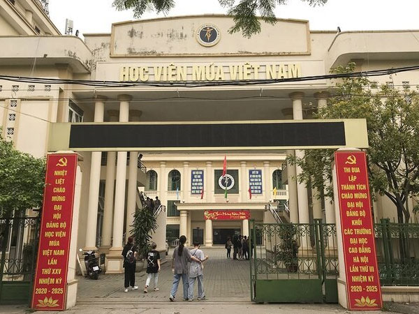 Bộ GD-ĐT lên tiếng việc hàng trăm học viên trường múa kêu cứu
