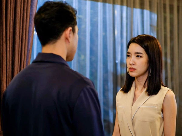 Chồng cặp bồ còn về dạy khôn vợ 'nhìn người ta mà học tập', chính cung lạnh lòng nói ra 5 từ khiến gã cứng họng