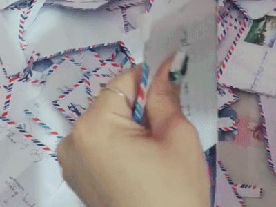 Cô dâu khoe phong bì mừng cưới của người yêu cũ, dân mạng nghi ngờ trò câu like