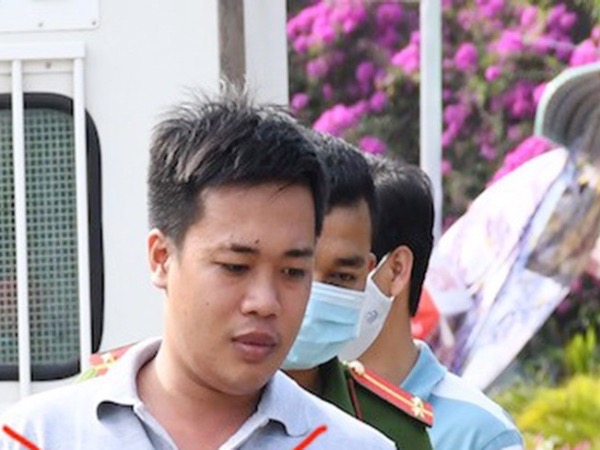 Theo dõi, 'tóm sống' kẻ biến thái khoe 'của quý', sàm sỡ nữ sinh trên quốc lộ