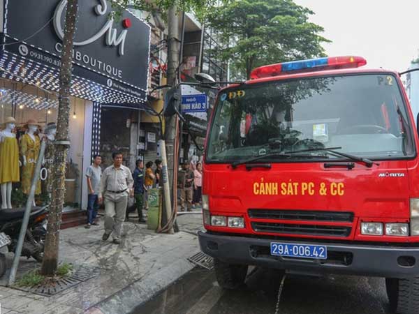 Hà Nội: Cháy nhà trong ngõ Thịnh Hào 3