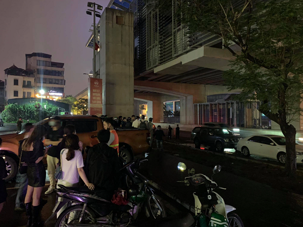 Hà Nội: Án mạng trong đêm, nam thanh niên nghi dùng gạch tấn công khiến nữ công nhân môi trường tử vong tại chỗ