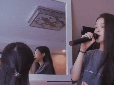 Hot girl Linh Ka khoe giọng với bản hit của Hà Anh Tuấn, dân mạng đồn đoán 'lại một người đẹp cầm mic nữa?'