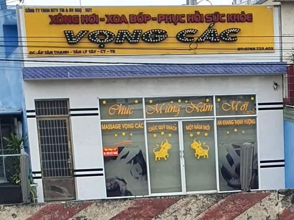Bắt 3 đôi nam nữ đang mua bán dâm tại cơ sở massage