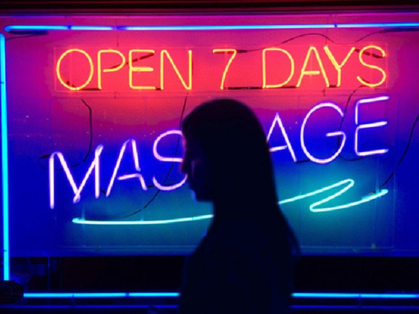 Bên trong ngành công nghiệp massage trá hình trị giá 4,5 tỷ USD tại Mỹ