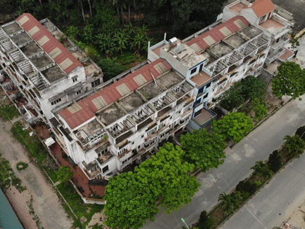 Cận cảnh 'khu biệt thự ma' ở Hà Nội: Xuống cấp trầm trọng sau 10 năm bỏ hoang nhưng vẫn hét giá 'trên trời', đứng trước nguy cơ thu hồi vì CĐT nợ thuế nghìn tỷ