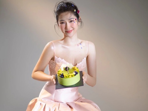 Thuý Ngân đón tuổi 30 bên Trương Thế Vinh cùng dàn sao đình đám, cứ kè kè với nhau thế này bảo sao netizen không nghi đang hẹn hò!