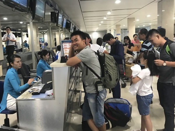 Vietnam Airlines đòi áp giá sàn, hết thời vé máy bay 0 đồng?