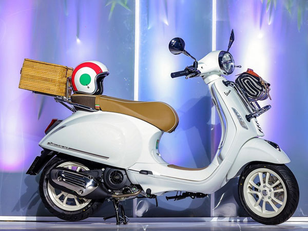 Vespa ra mắt xe mới kiểu 'bình mới rượu cũ', giá chát tại Việt Nam