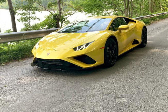 Doanh số bán Bentley và Lamborghini bùng nổ do giới giàu đang cảm thấy nhàm chán