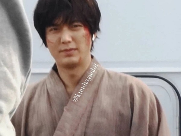 Lee Min Ho gây sốc với khuôn mặt bê bết máu, tóc tai bù xù trên phim trường