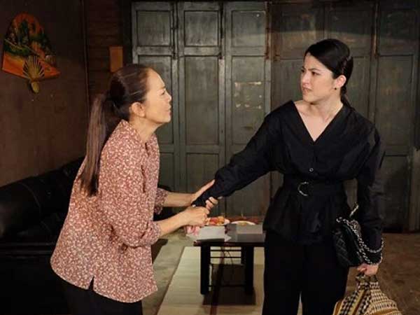 Không muốn mẹ chồng đụng vào cháu, vợ tôi nằng nặc đòi cho con 8 tháng đi trẻ, biết nguyên nhân tôi giận sôi người
