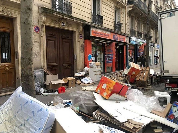 Những hình ảnh gây sốc cho thấy thành phố Paris hoa lệ 'ngập trong rác' khiến cộng đồng mạng thất vọng tràn trề, chuyện gì đang xảy ra?
