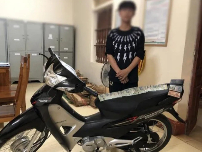 Bắt nam sinh trộm vàng hàng xóm mua xe máy tặng bạn gái